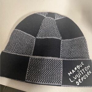 Louis Vuitton Damier Heritage Beanie black and gray